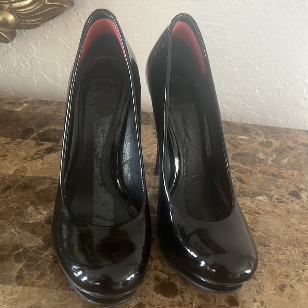 Adorable and cute authentic Tory Burch heel - Picture 3 of 11